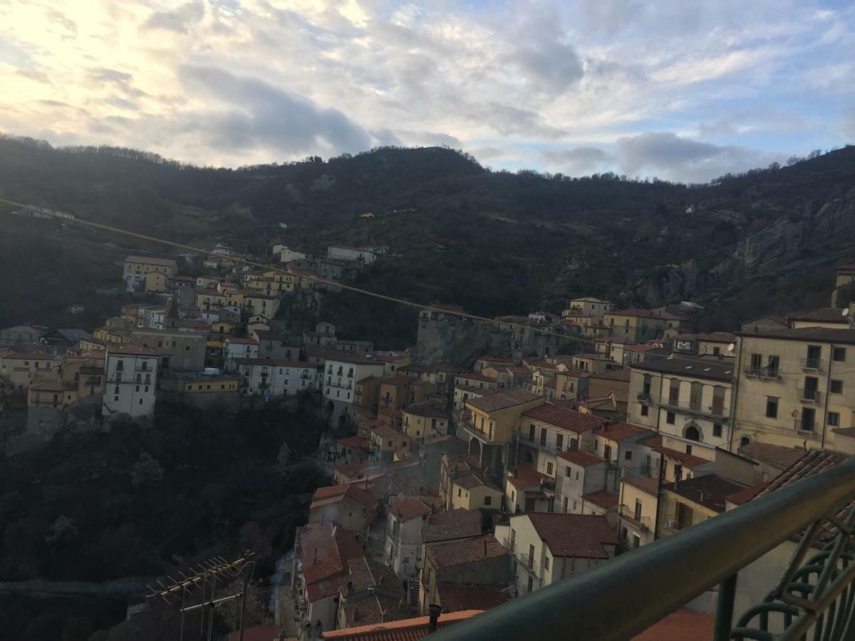 B&B Al Castello คาสเตลเมซซาโน ภายนอก รูปภาพ