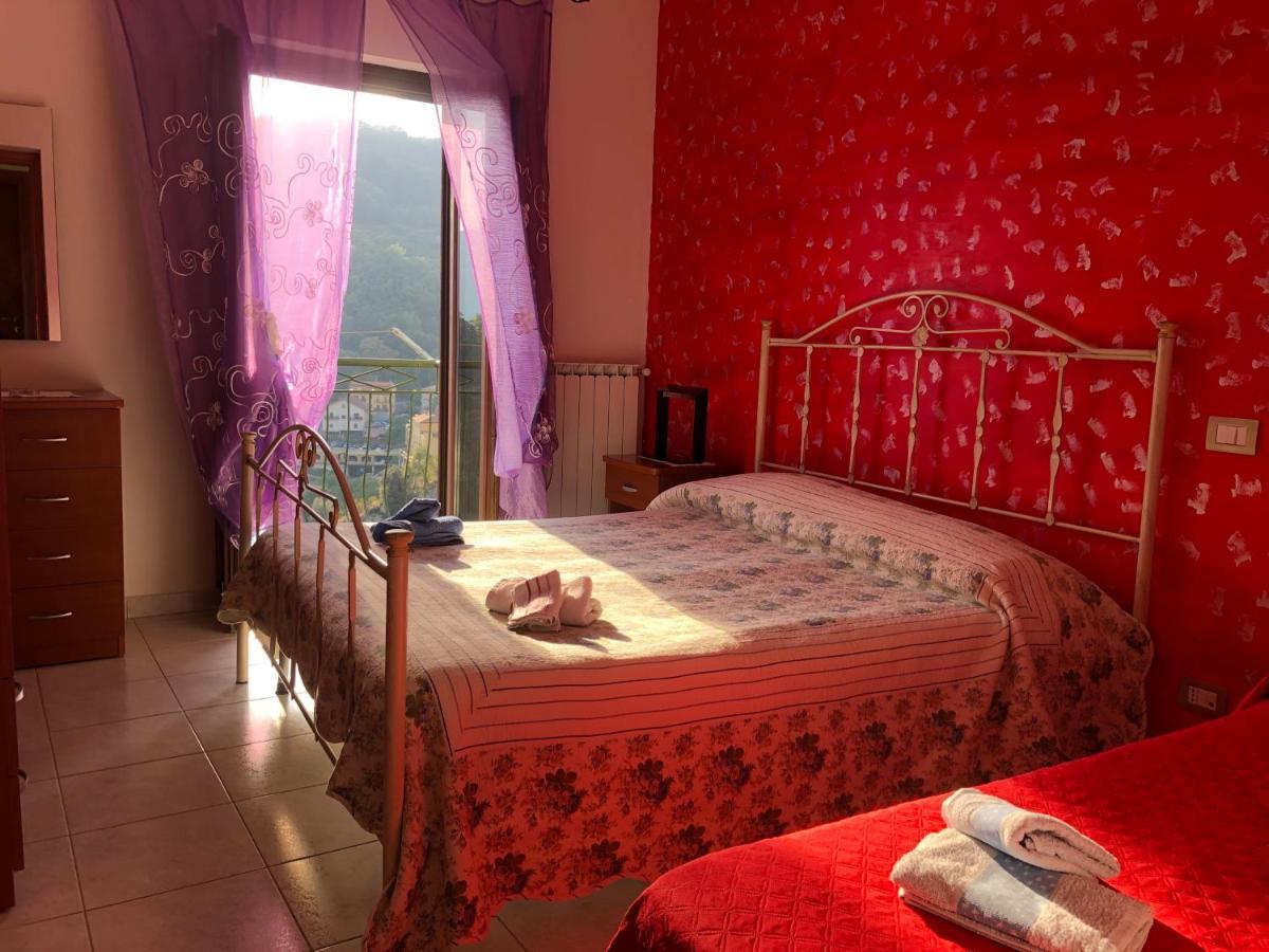 B&B Al Castello คาสเตลเมซซาโน ภายนอก รูปภาพ